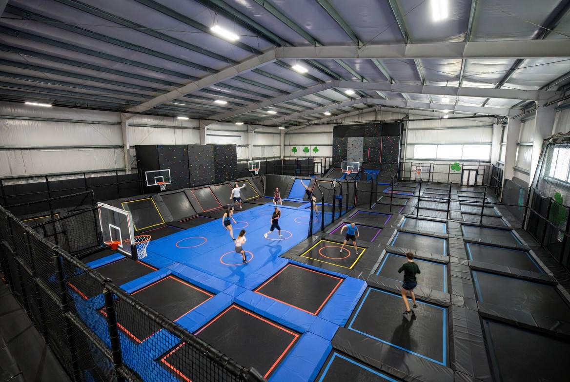 Bounce floor with visitors on a late evening session